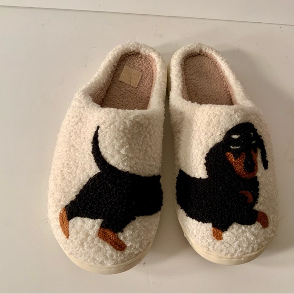 Cutest Dog-Themed Slippers ever! - Picture 1 of 9
